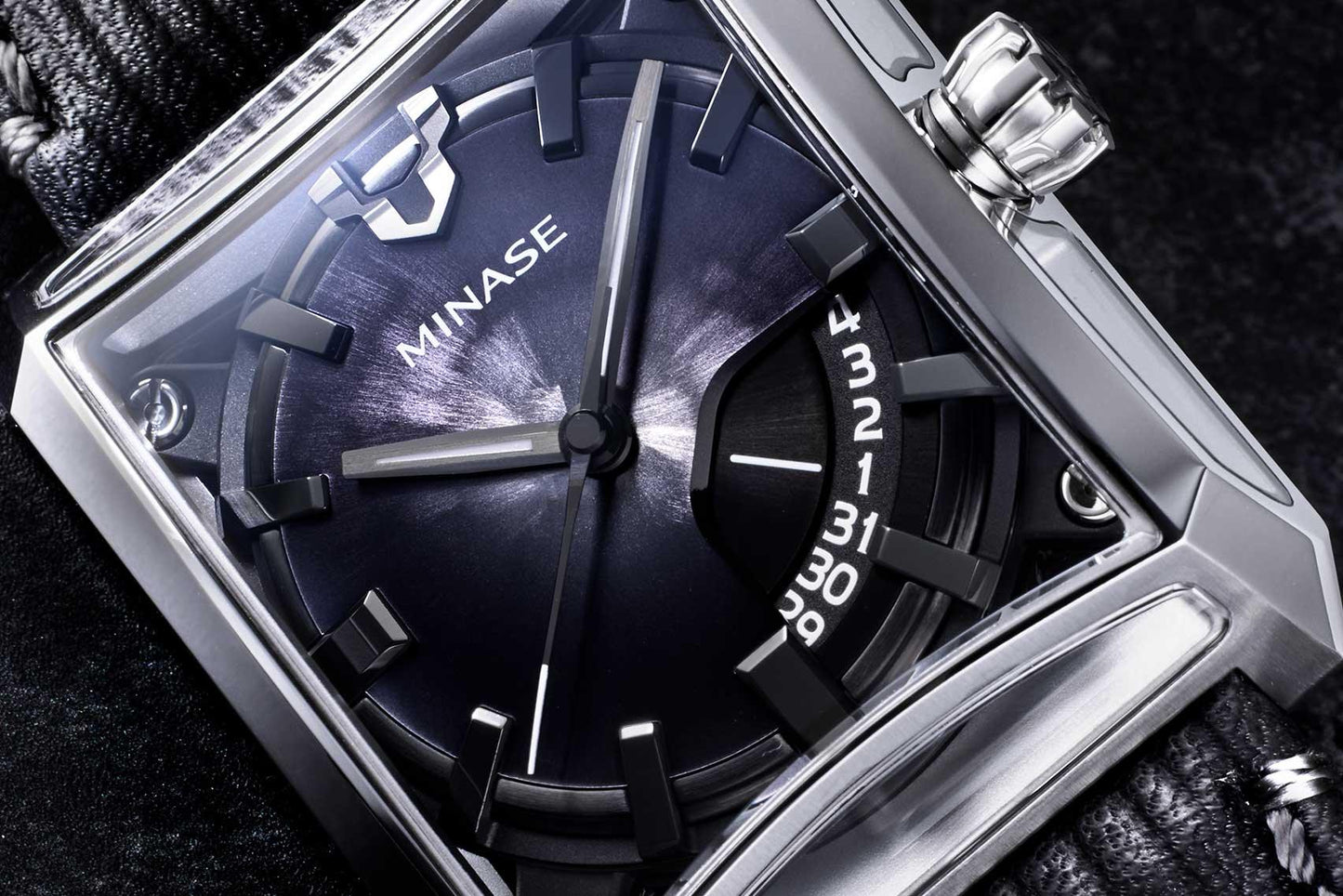 SEVEN WINDOWS 20th Anniversary Limited Edition 77 - Contévanou