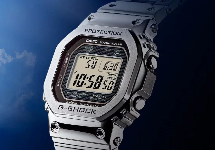 G-SHOCK メタルケース デジタル腕時計。タフソーラー、Bluetooth搭載。防水機能付き。