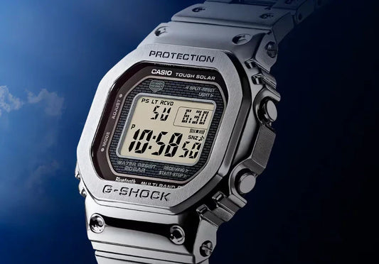 G-SHOCK メタルケース デジタル腕時計。タフソーラー、Bluetooth搭載。防水機能付き。