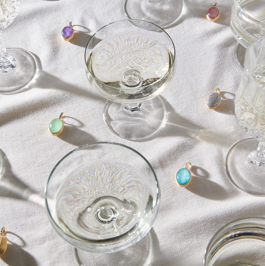 ロッククリスタルとは。澄みきった透明感が魅力の、神秘的な天然石