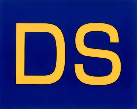 CONTÉVANOU, bold yellow DS letters on blue background signage
