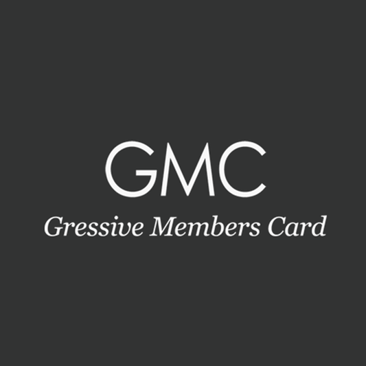 GMCメンバーズカードのロゴ、シンプルな黒背景と白文字デザイン