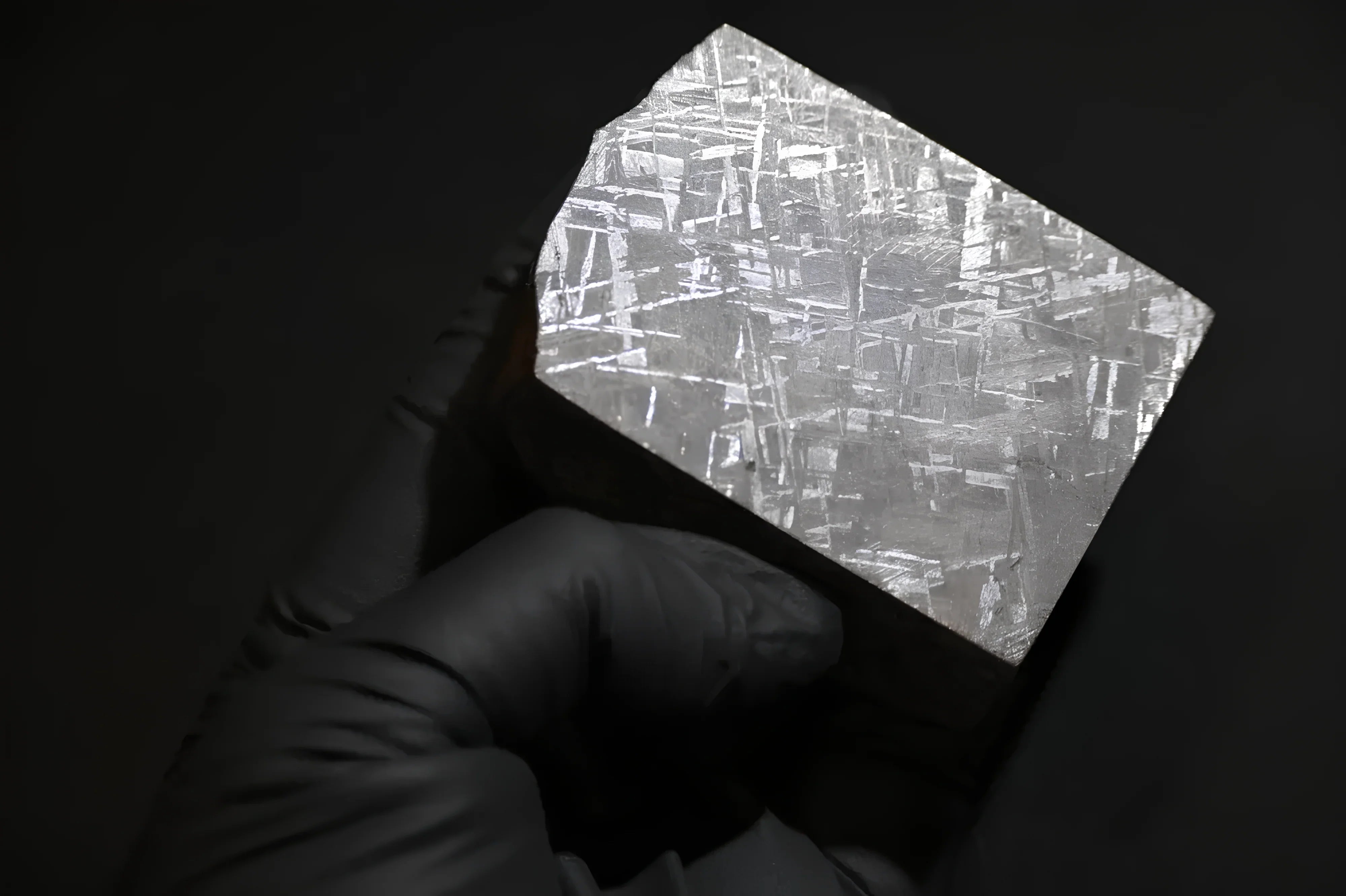 宇宙からやってきた文字盤「メテオライト」とは？｜コントワーヌ 公式