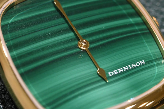 DENNISON マラカイト文字盤の高級腕時計、ゴールド針とケース